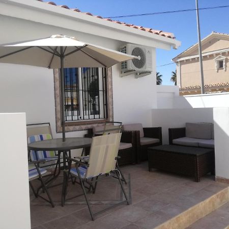 2 Bedroom Newly Renovated Bungalow Close To Bars & Restaurants Los Alcazares Exterior photo