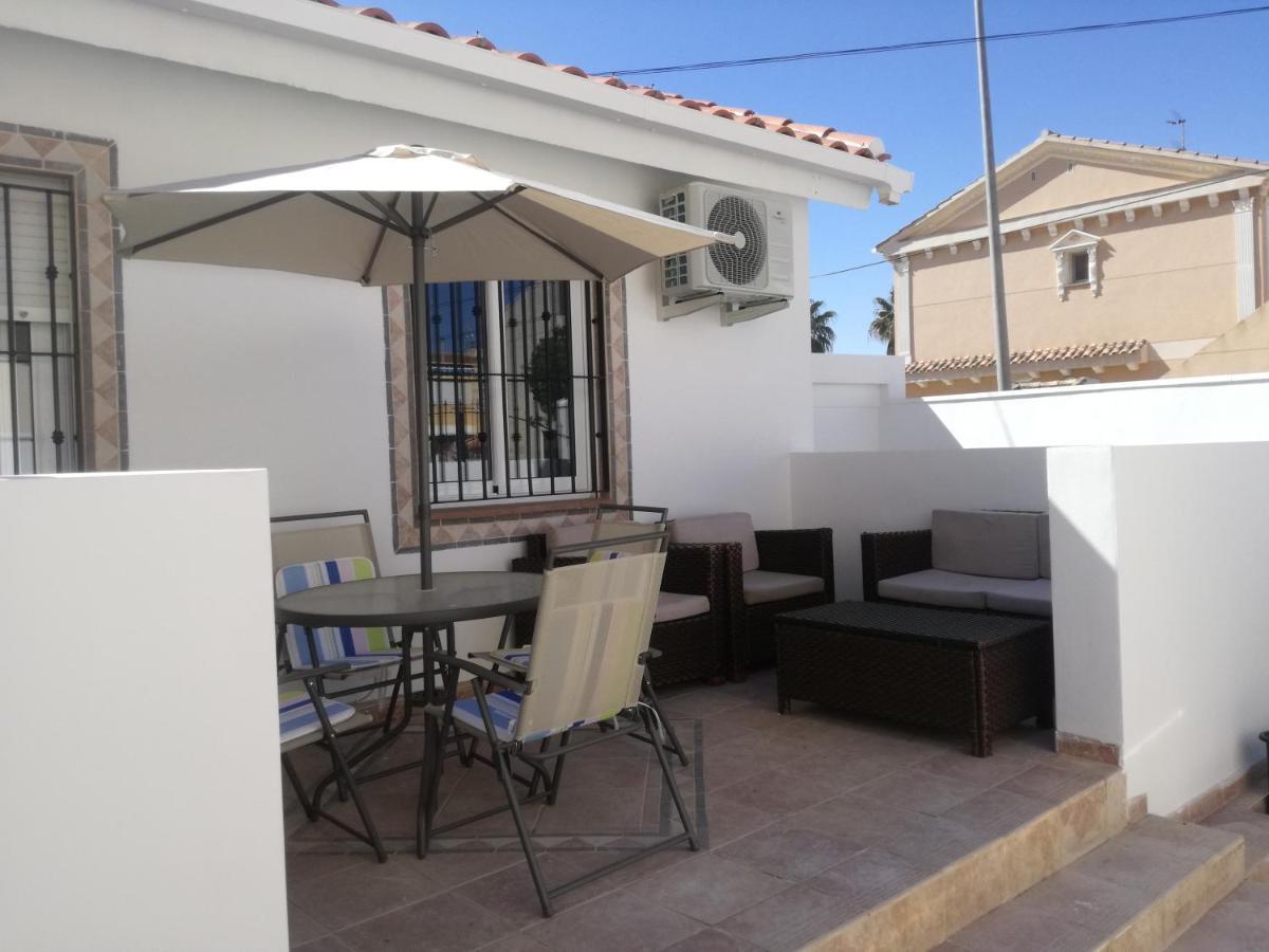 2 Bedroom Newly Renovated Bungalow Close To Bars & Restaurants Los Alcazares Exterior photo