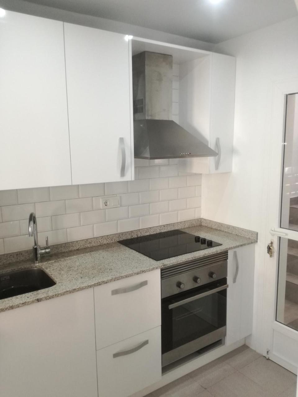 2 Bedroom Newly Renovated Bungalow Close To Bars & Restaurants Los Alcazares Exterior photo